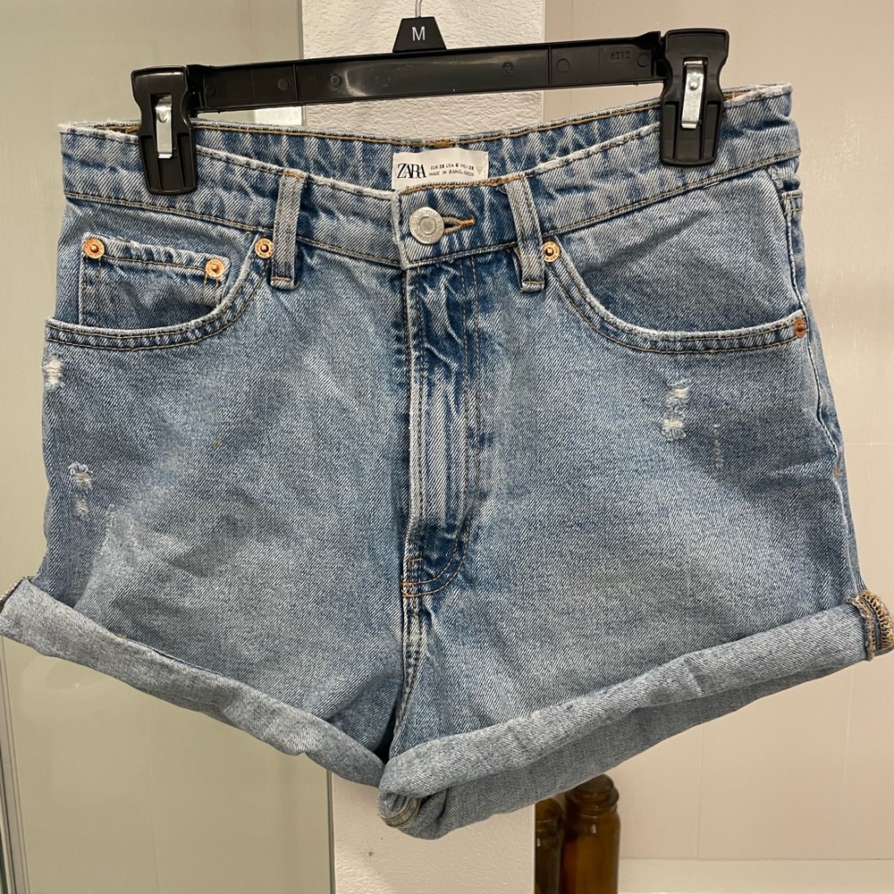 ZARA DENIM MOM FIT SHORTS